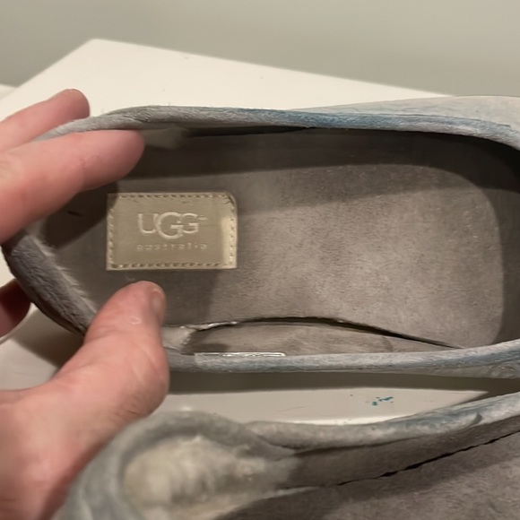 UGG silver slip-on flats - Size 9 - Picture 7 of 8